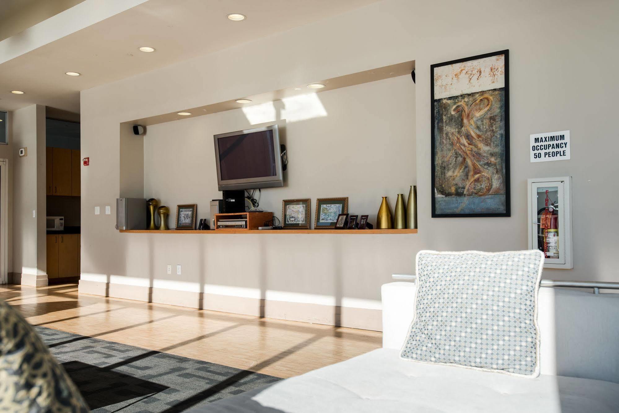 Dharma Home Suites Jc At Exchange Place جيرسي سيتي المظهر الخارجي الصورة
