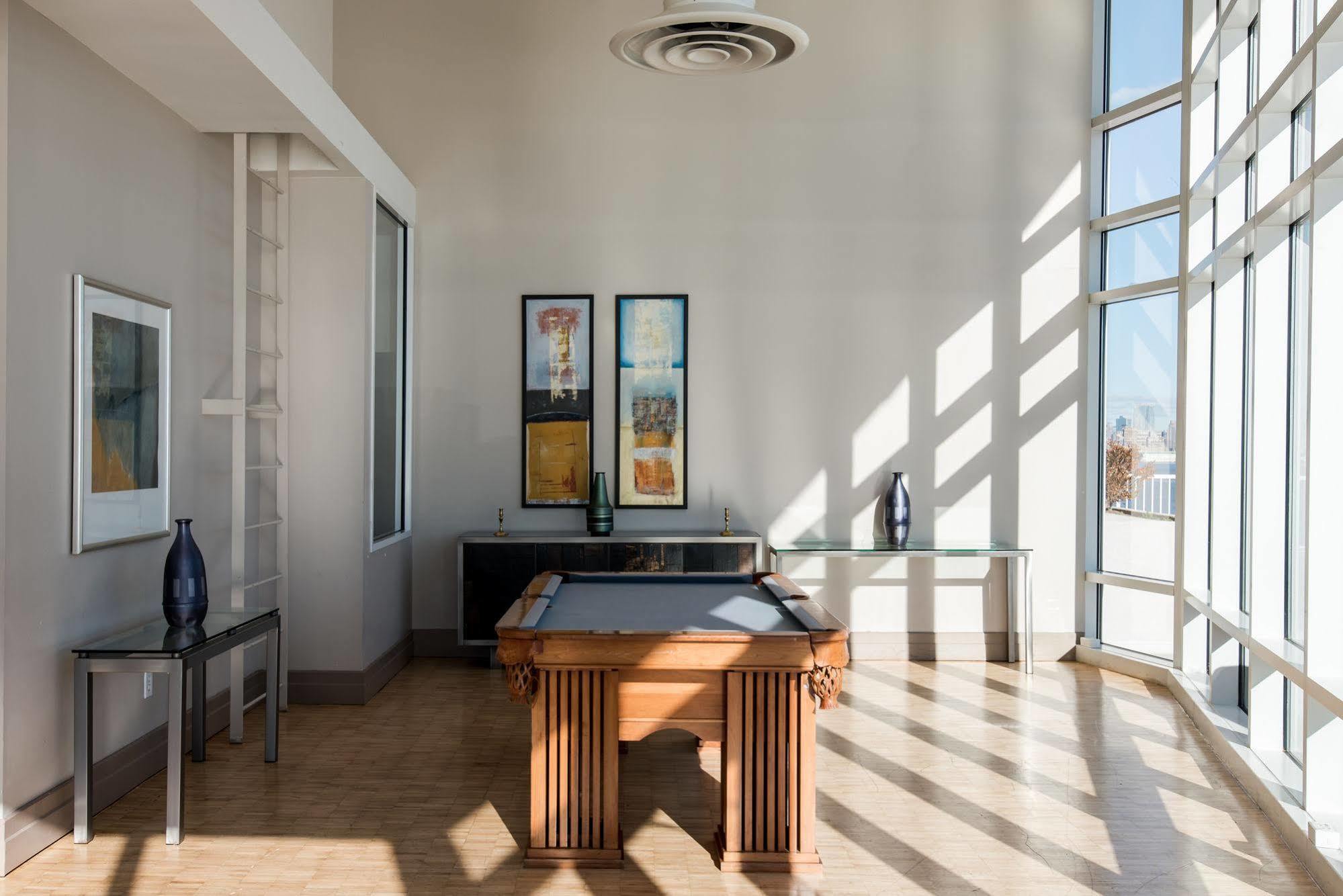 Dharma Home Suites Jc At Exchange Place جيرسي سيتي المظهر الخارجي الصورة