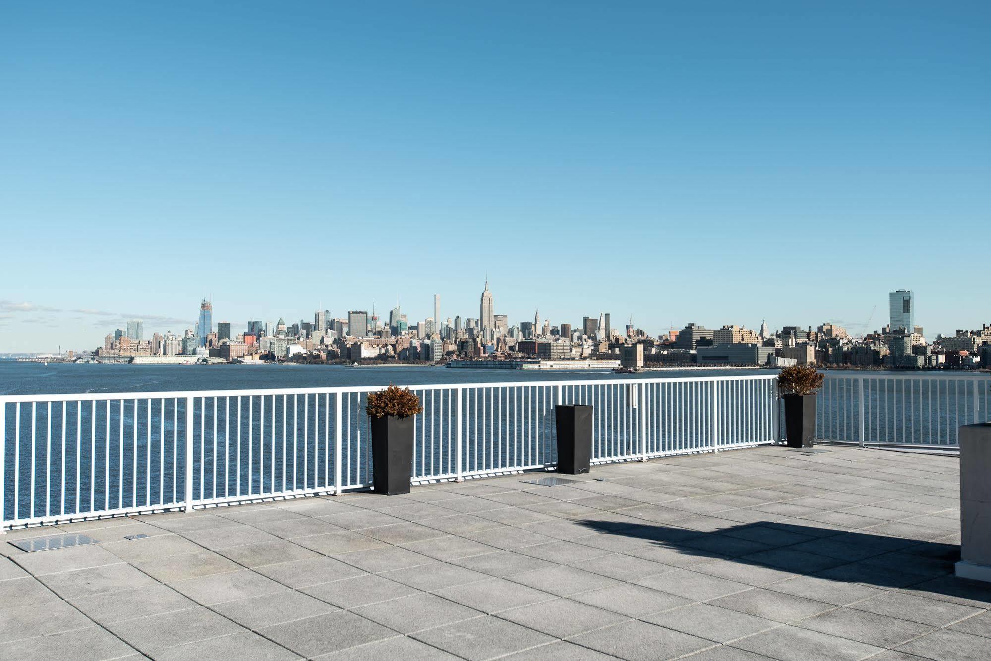 Dharma Home Suites Jc At Exchange Place جيرسي سيتي المظهر الخارجي الصورة